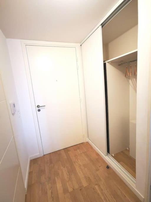 Entire Appartment, 2 Rooms Confortable At Créteil Esterno foto