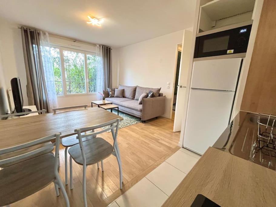 Entire Appartment, 2 Rooms Confortable At Créteil Esterno foto